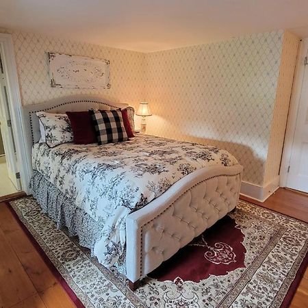 Strong House Inn Vergennes Esterno foto