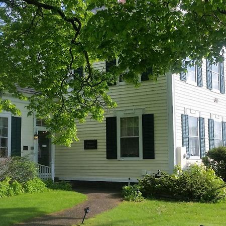 Strong House Inn Vergennes Esterno foto