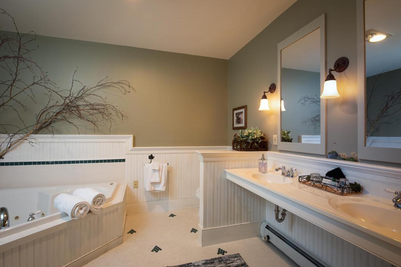 Strong House Inn Vergennes Esterno foto