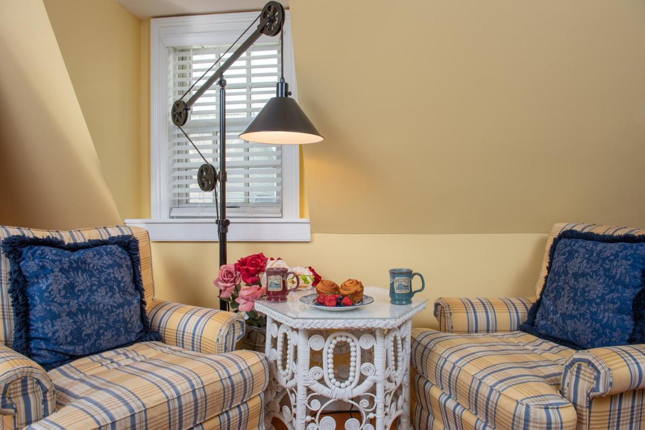 Strong House Inn Vergennes Esterno foto