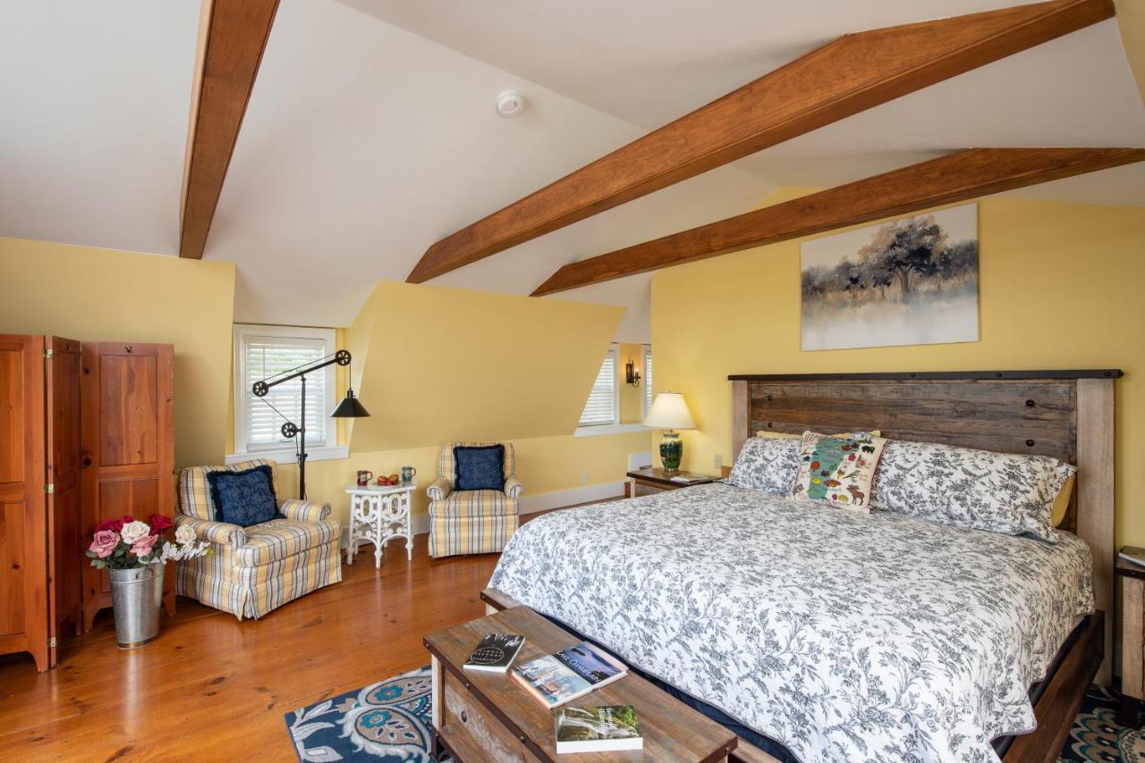 Strong House Inn Vergennes Esterno foto