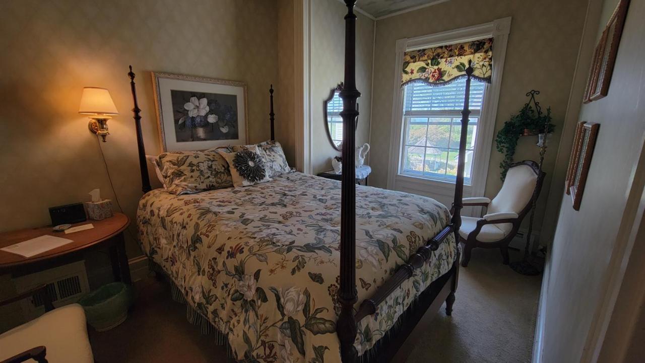 Strong House Inn Vergennes Esterno foto
