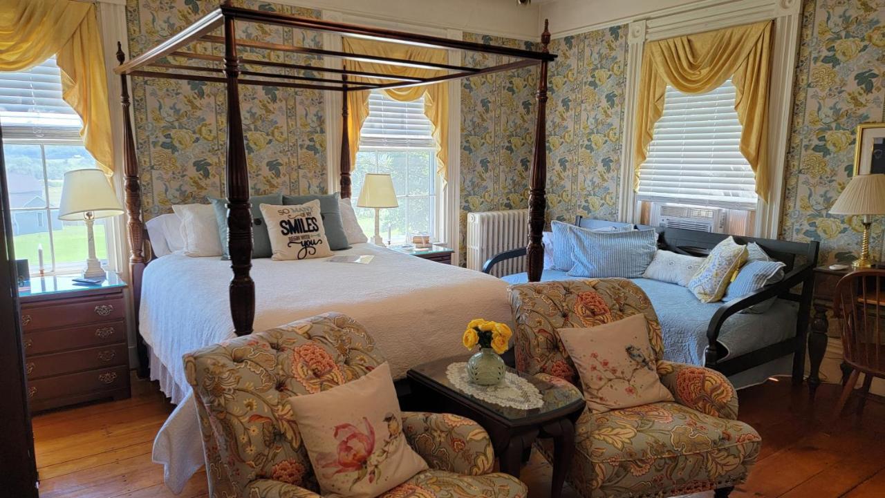Strong House Inn Vergennes Esterno foto