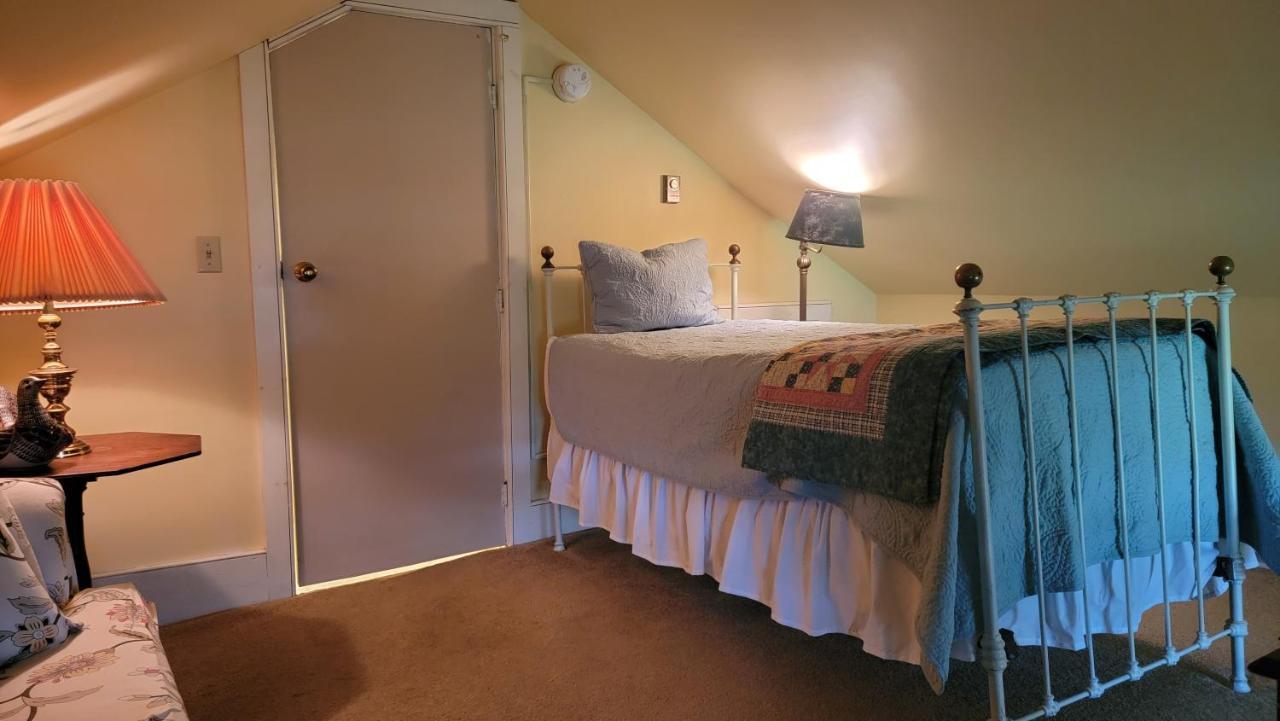 Strong House Inn Vergennes Esterno foto