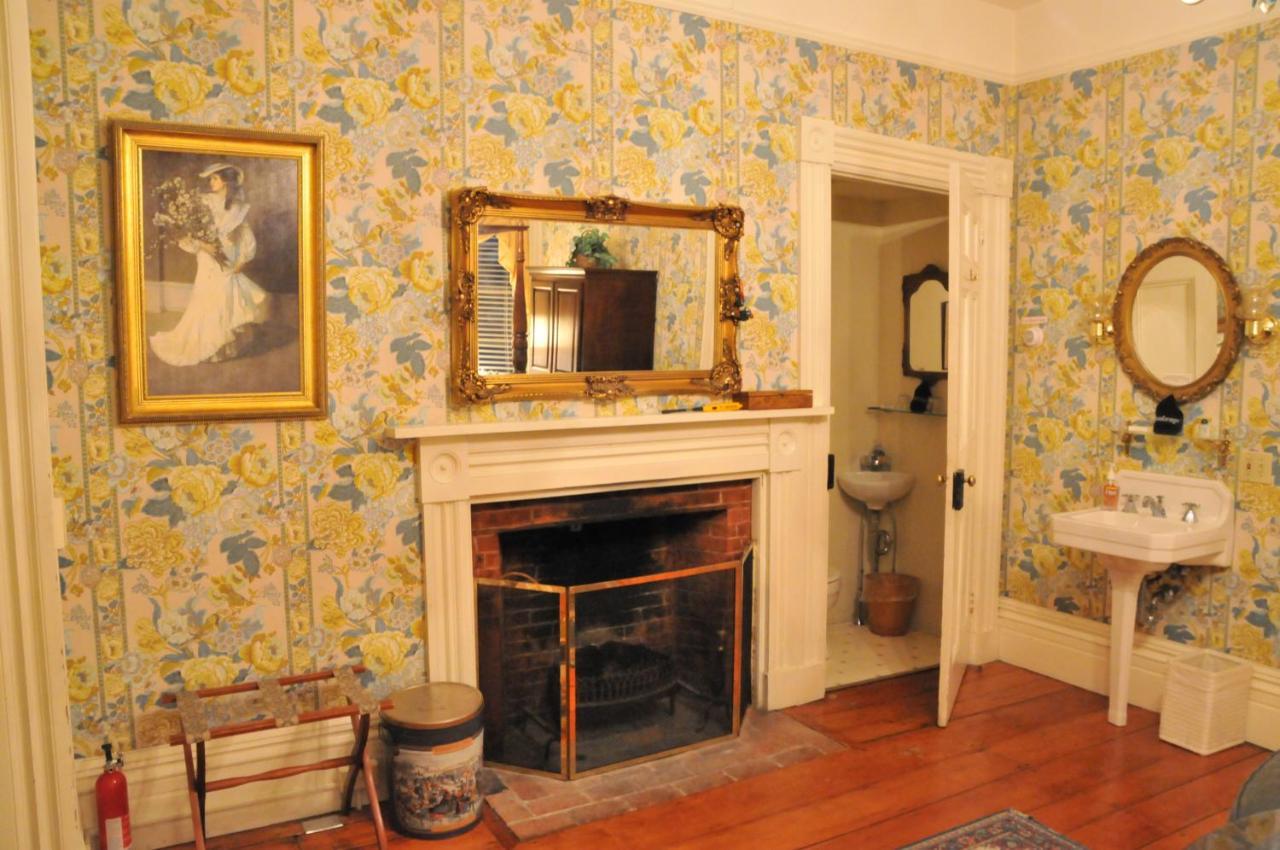 Strong House Inn Vergennes Esterno foto
